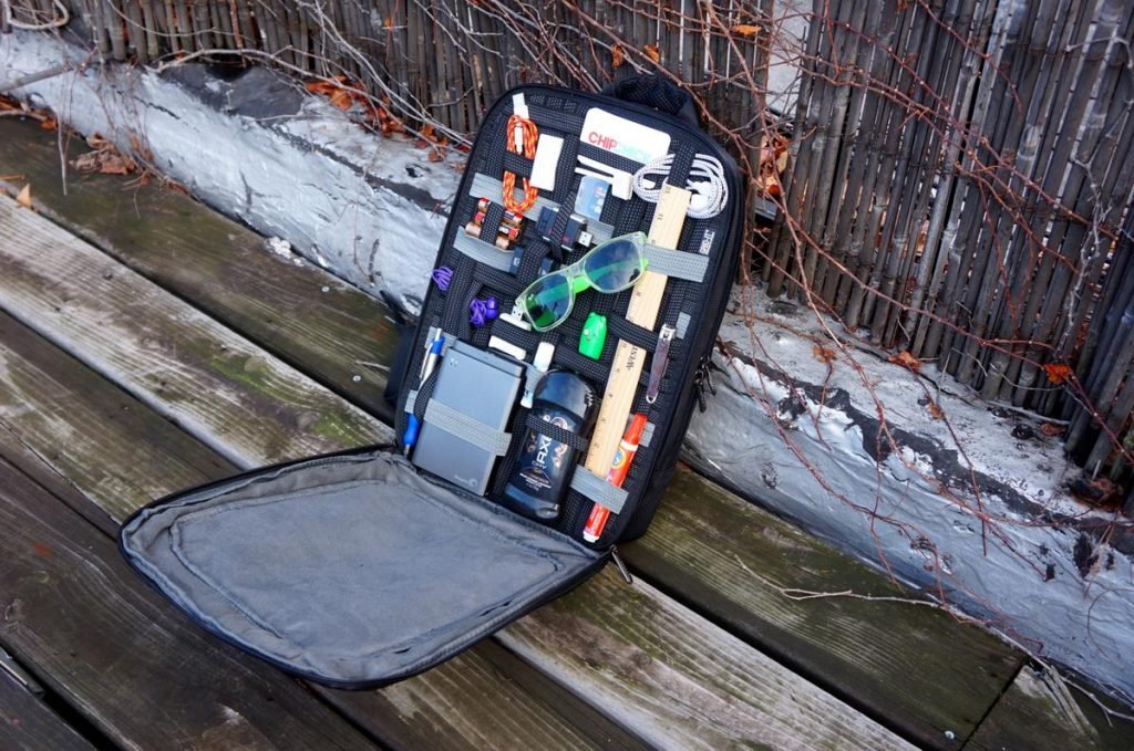 zaino porta laptop cavi regalol